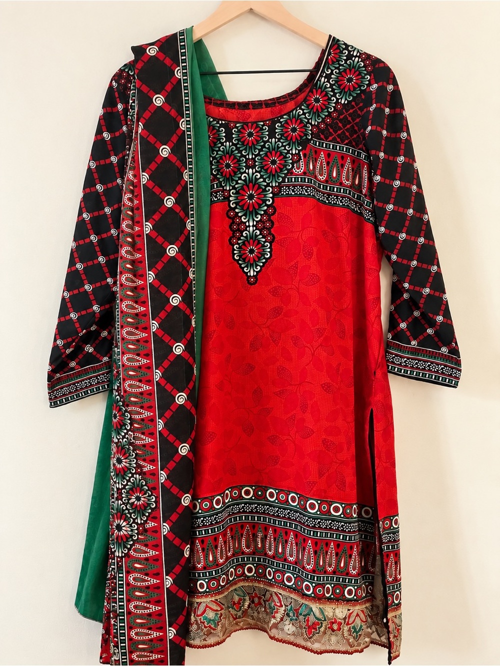 Pakistani/Indian 3 Piece Shalwar Kameez Suit Red Green Dupatta